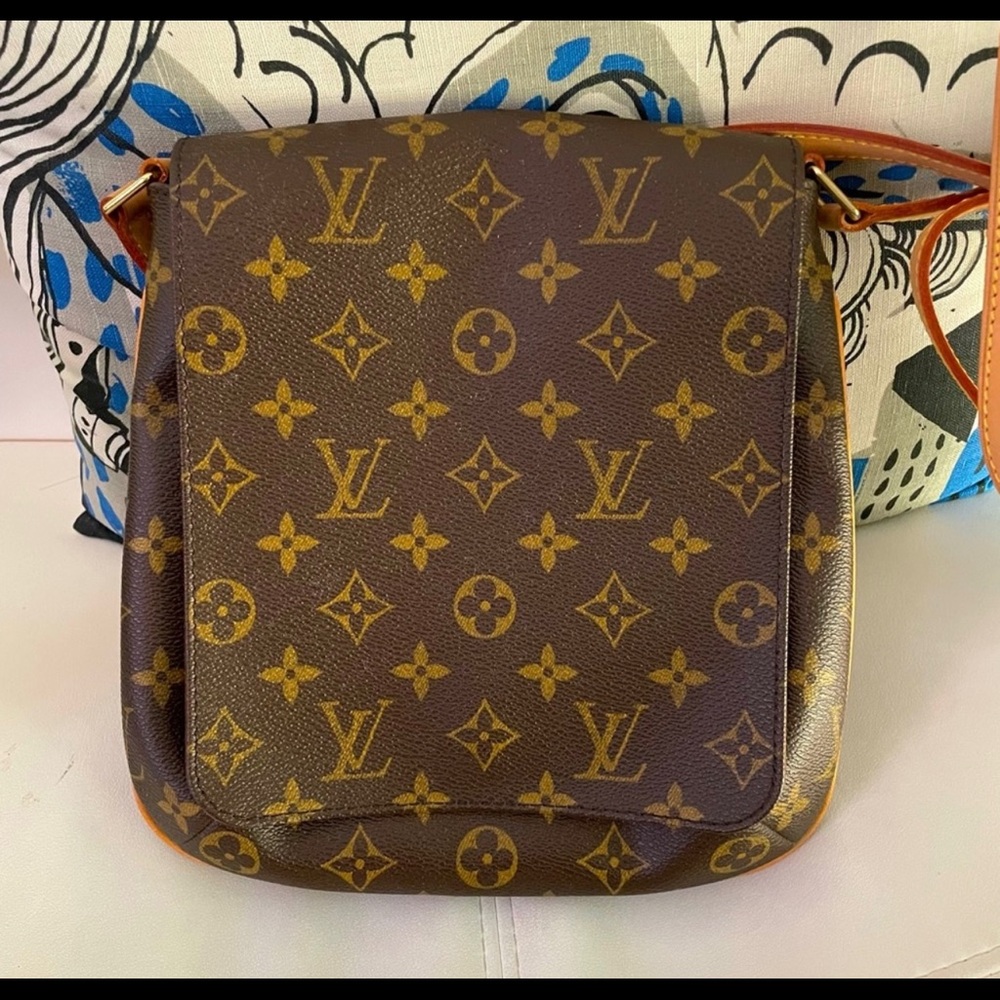 Louis Vuitton mussette salsa crossbody